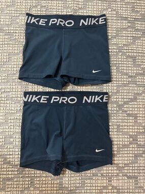 Nike Pro Compression Shorts Women’s Medium - Blur